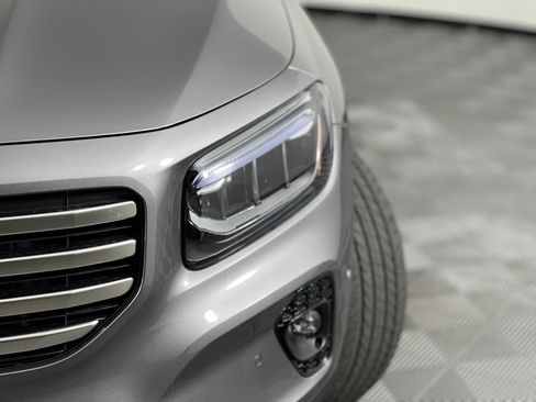 New 2026 Mercedes-Benz GLB 250 4MATIC image 7