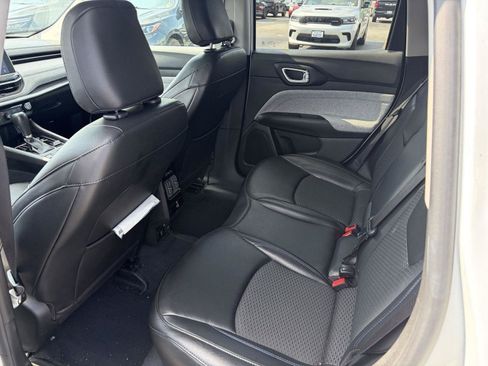 Used 2022 Jeep Compass Latitude w/ Convenience Group AWD/4WD image 28