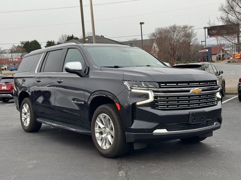 Used 2022 Chevrolet Suburban Premier image 1