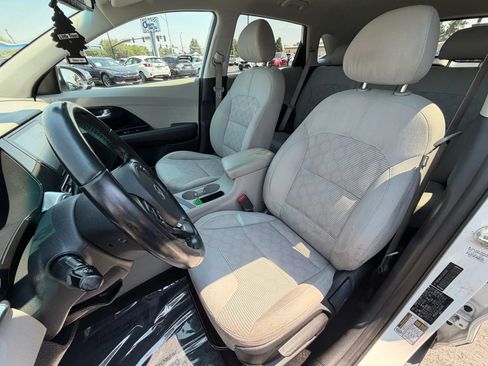 Used 2020 Kia Niro LXS FWD image 9