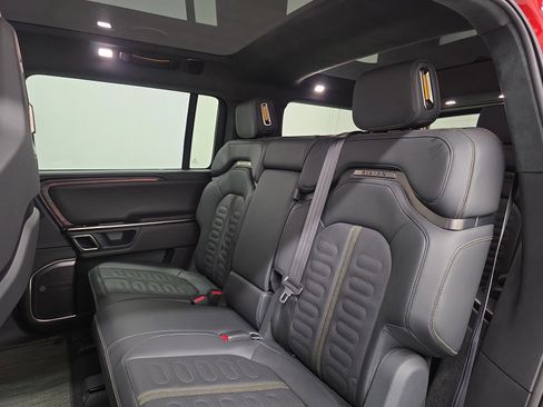 Used 2023 Rivian R1S Launch Edition image 21