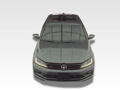 Used 2017 Volkswagen Jetta GLI image 5