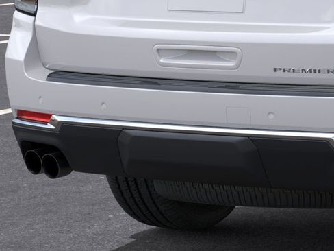 New 2025 Chevrolet Suburban Premier image 14