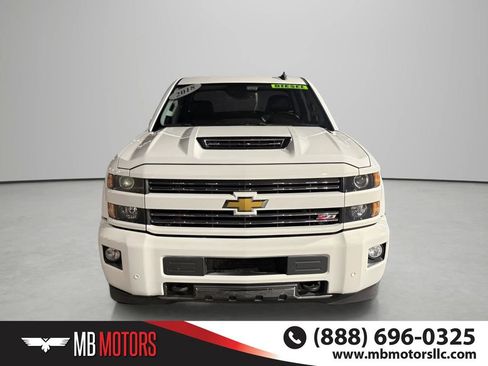 Used 2018 Chevrolet Silverado 3500 LTZ AWD/4WD image 2