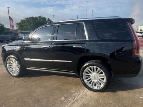 Used 2019 Cadillac Escalade Platinum AWD/4WD image 6
