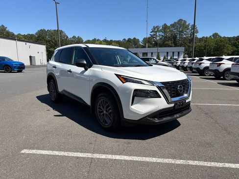 Used 2021 Nissan Rogue S FWD image 4