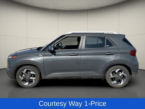 Used 2025 Hyundai Venue SEL FWD image 5
