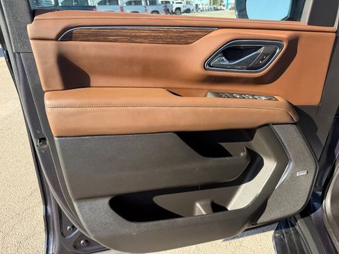 Used 2023 Chevrolet Tahoe High Country image 10