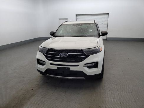 Used 2020 Ford Explorer XLT w/ Equipment Group 202A AWD/4WD image 15