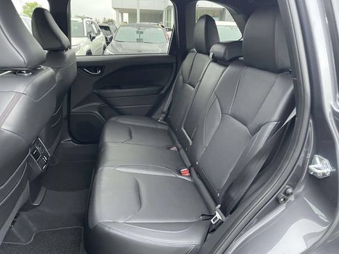 Used 2025 Subaru Forester Limited w/ Popular Package #1 AWD/4WD image 3