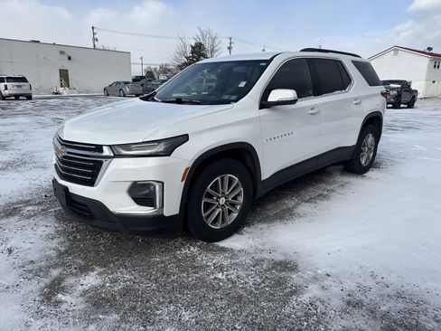 Used 2023 Chevrolet Traverse LT image 1