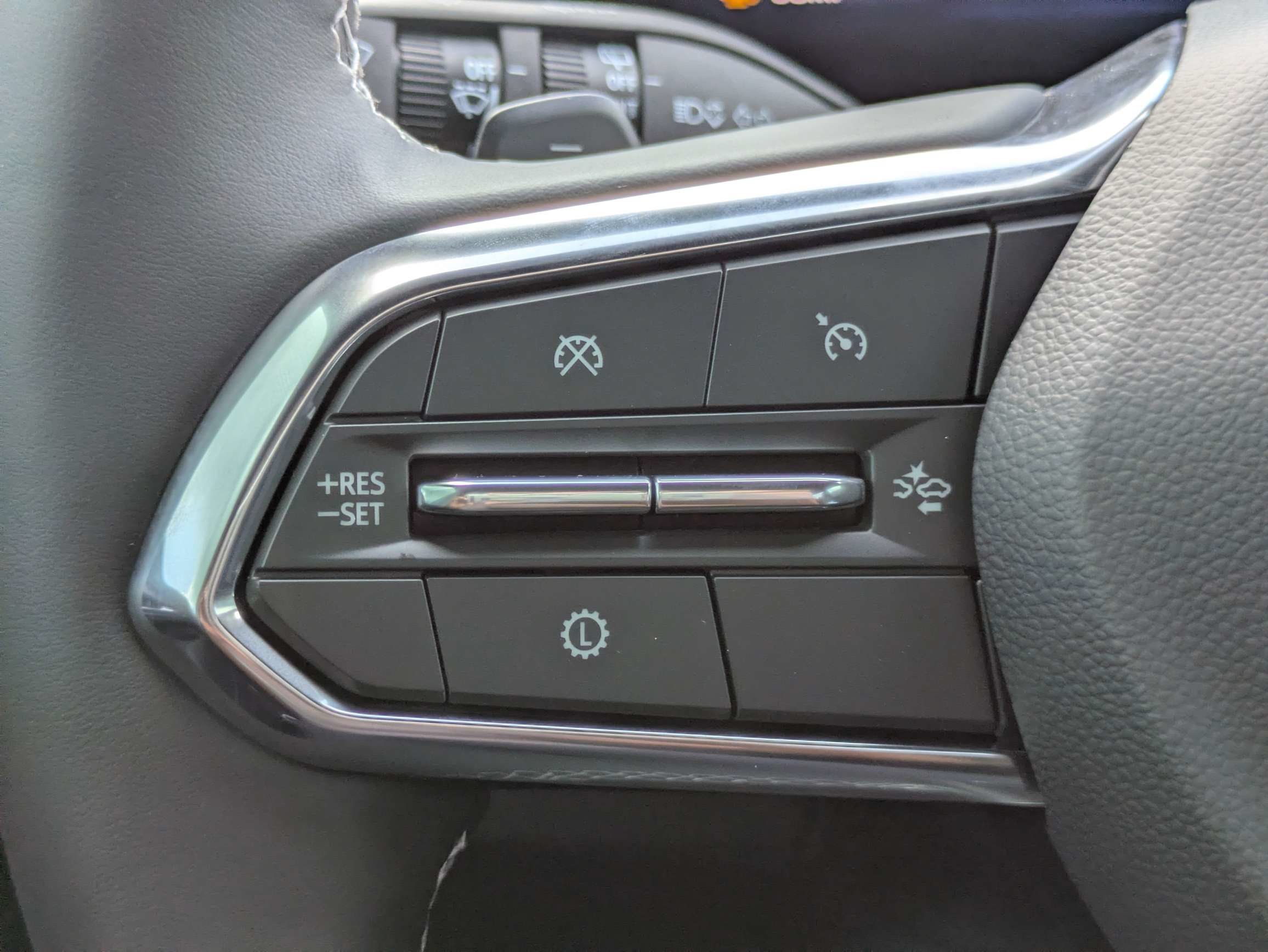 New 2027 Chevrolet Traverse LT w/ Driver Confidence Package FWD image 18
