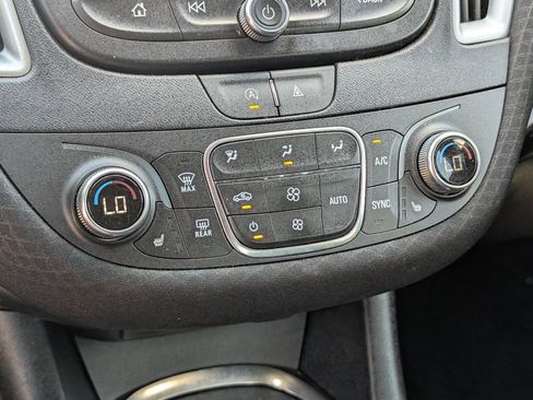 Used 2023 Chevrolet Malibu LT FWD image 28