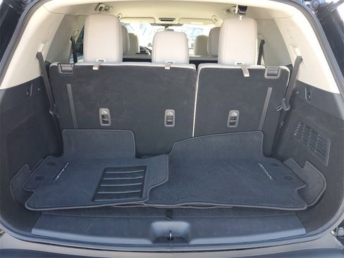 Used 2023 Nissan Pathfinder SV image 13