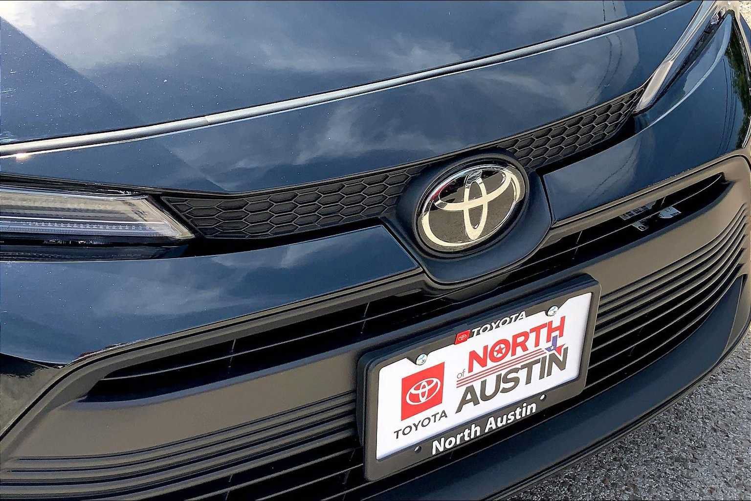 Used 2023 Toyota Corolla LE FWD image 29