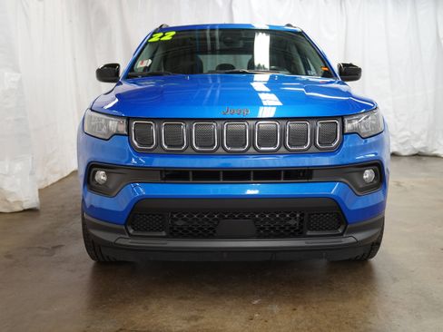 Used 2022 Jeep Compass Latitude w/ Sun and Sound Group AWD/4WD image 11