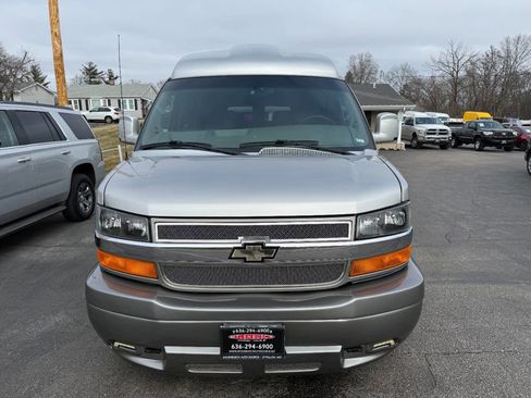 Used 2012 Chevrolet Express 1500 AWD image 3
