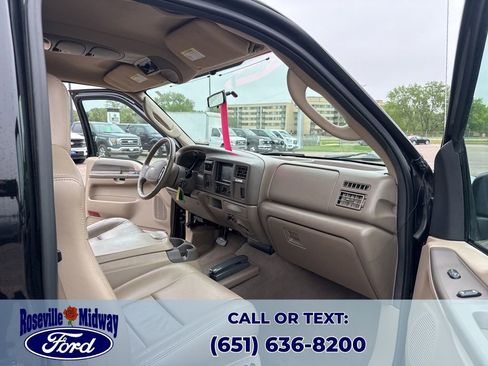 Used 2004 Ford Excursion XLT AWD/4WD image 32