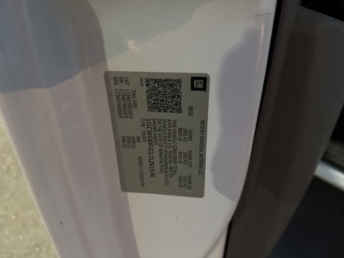 Used 2018 Chevrolet Express 2500 Extended image 14