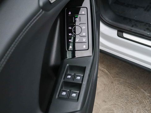 Used 2025 Audi Q6 e-tron Premium w/ Convenience Package image 27