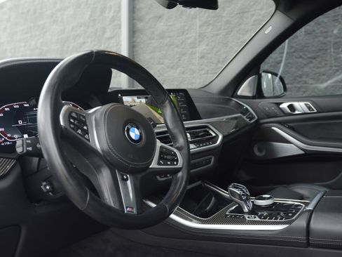 Used 2021 BMW X5 M50i w/ Executive Package image 4