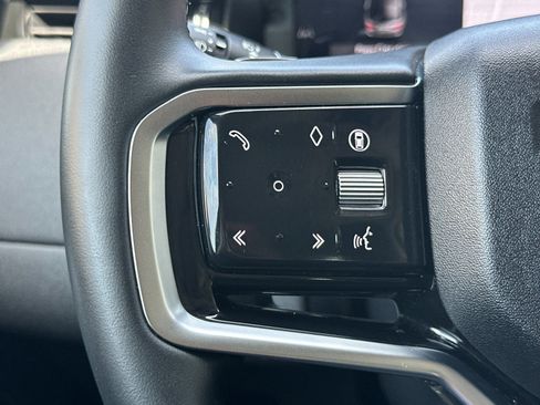 Used 2025 Land Rover Discovery Sport S image 28