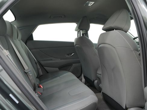 Certified 2025 Hyundai Elantra Sport FWD image 12