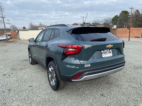 New 2026 Chevrolet Trax LT image 5