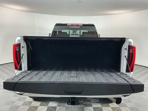 Used 2024 GMC Sierra 3500 Denali Ultimate AWD/4WD image 7