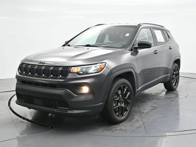 Used 2025 Jeep Compass Limited AWD/4WD image 5