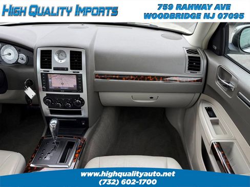 Used 2009 Chrysler 300 C image 34