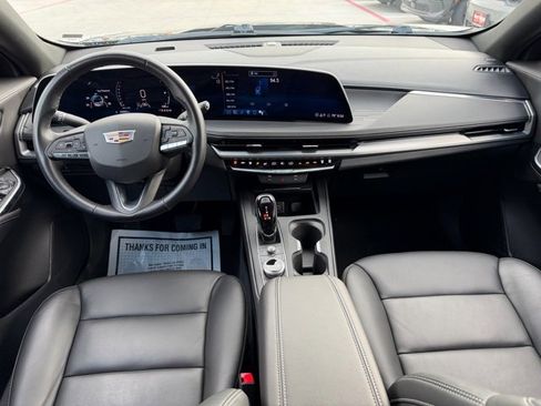 Used 2025 Cadillac XT4 Premium Luxury image 10