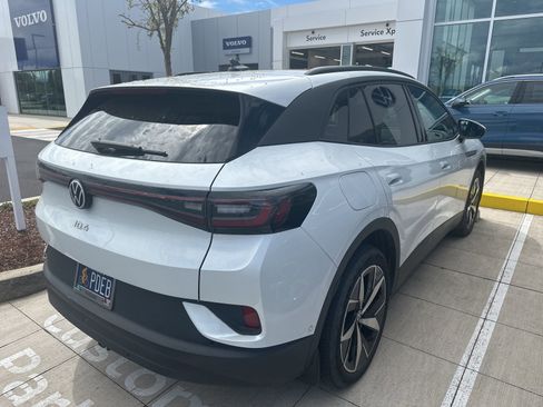 Used 2023 Volkswagen ID.4 Pro S image 4