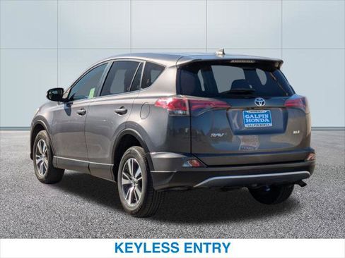 Used 2018 Toyota RAV4 XLE image 9