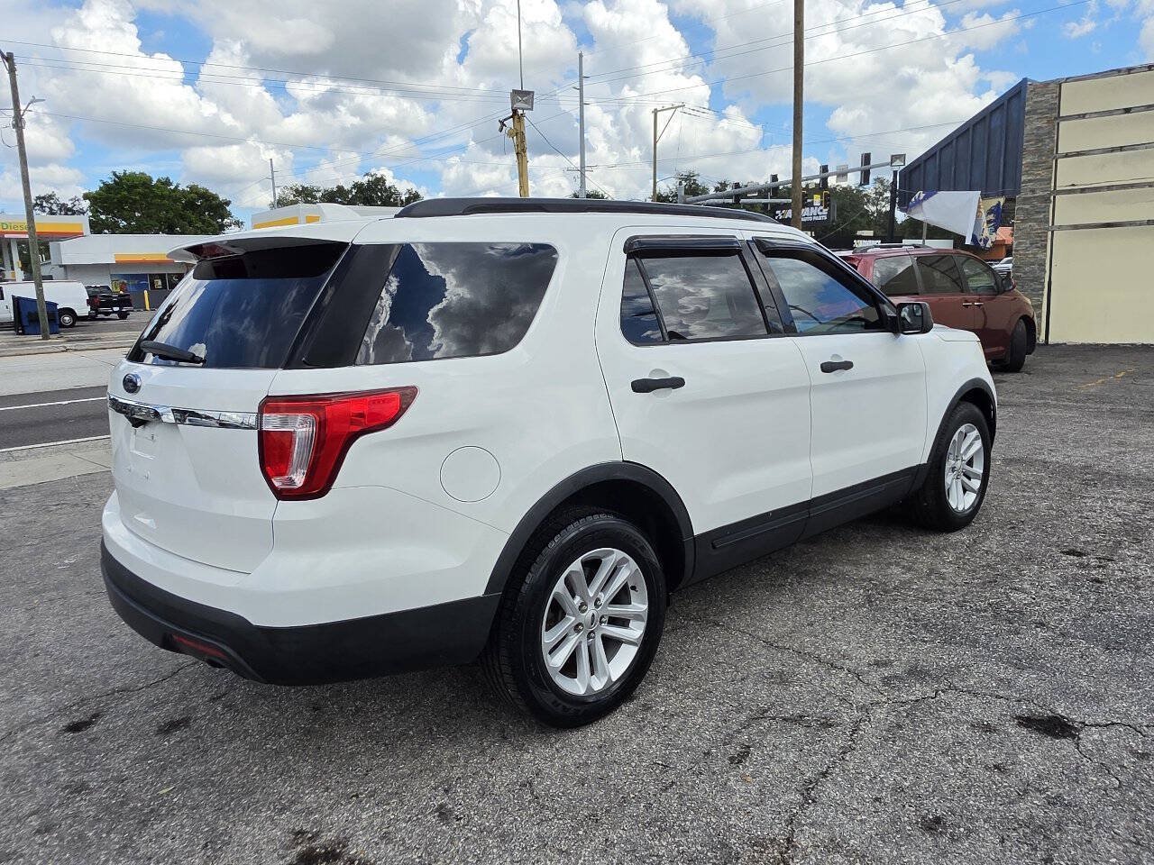 Used 2017 Ford Explorer FWD image 7