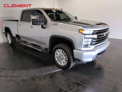 Used 2023 Chevrolet Silverado 2500 High Country w/ Technology Package image 3