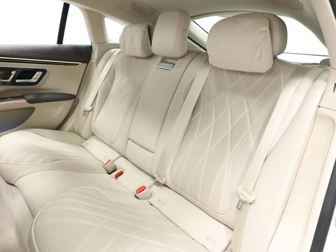 Used 2023 Mercedes-Benz EQS 580 EQS 580 4MATIC Sedan 4D image 3