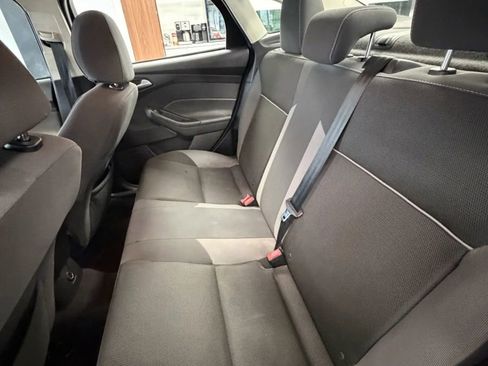 Used 2014 Ford Focus SE w/ SE Winter Package image 10
