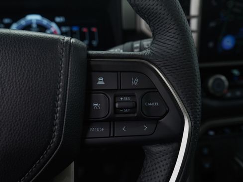 Used 2025 Toyota Sequoia Limited image 30