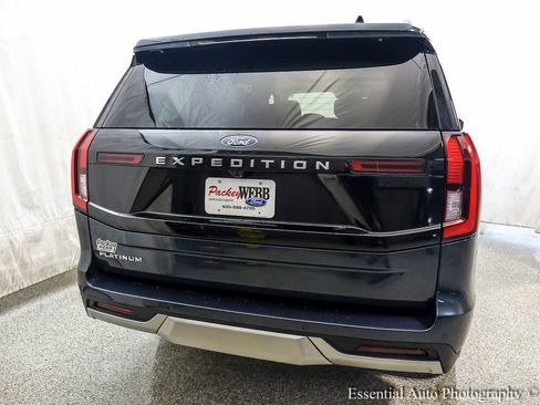 Used 2025 Ford Expedition Platinum w/ Platinum Ultimate Package AWD/4WD image 7