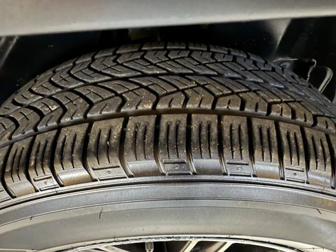 Used 2020 Jeep Cherokee Latitude w/ Cold Weather Group image 6