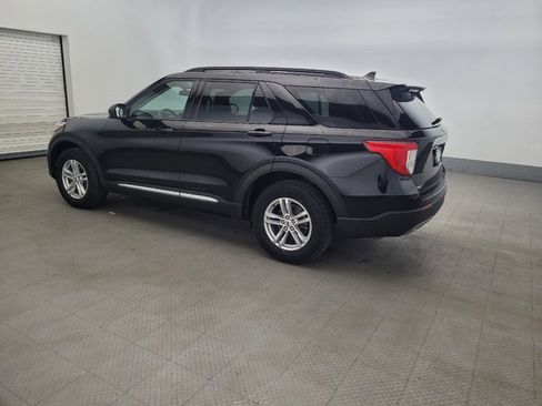 Used 2022 Ford Explorer XLT w/ Equipment Group 202A AWD/4WD image 3