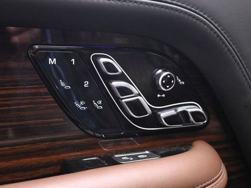 Used 2019 Land Rover Range Rover LWB SV Autobiography image 16