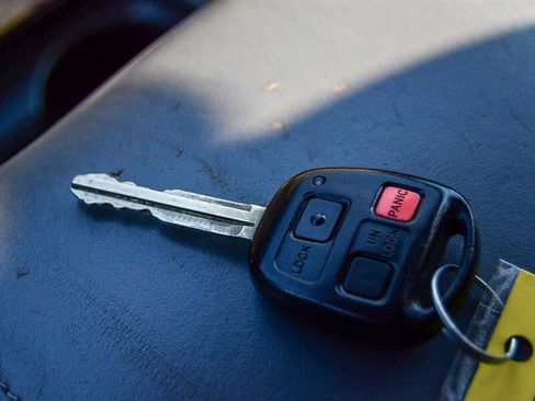 Used 1999 Toyota Land Cruiser image 32