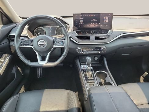 Used 2024 Nissan Altima 2.5 SL FWD image 10