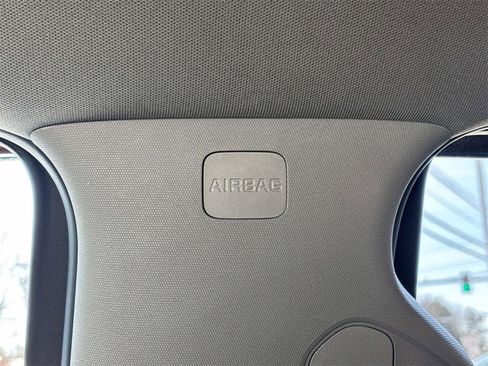 Used 2022 Chevrolet Silverado 2500 LTZ w/ LTZ Convenience Package image 29