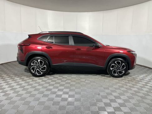 Used 2025 Chevrolet Trax RS w/ Driver Confidence Package FWD image 9