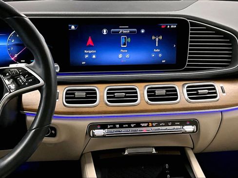 Used 2024 Mercedes-Benz GLS 450 4MATIC image 7
