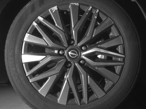 Used 2025 Nissan Altima 2.5 SV image 13