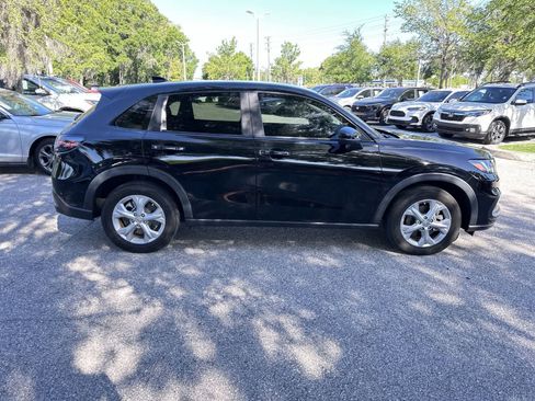 Used 2023 Honda HR-V LX image 7